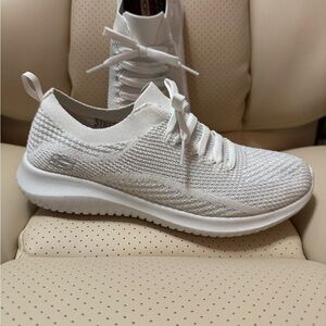 Skechers Women's All-White Knit Sneakers size 8 1/2